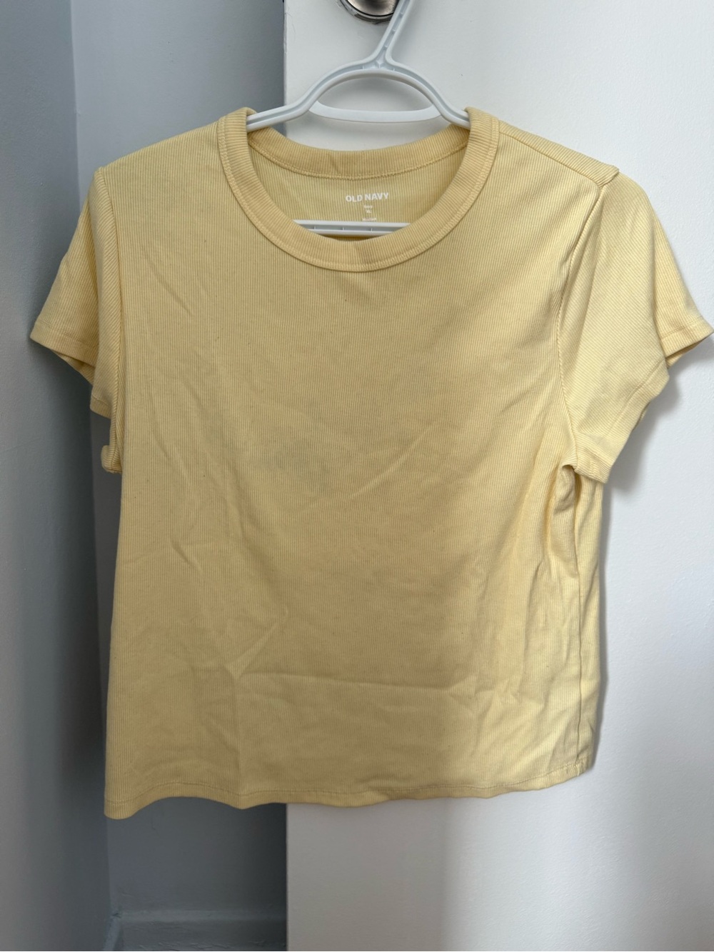 Old Navy Yellow Short Sleeve Crewneck Tee